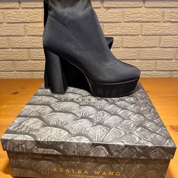 AZALEA WANG - BLACK THIGH HIGH BOOTS- SIZE 9/10 - Picture 5 of 9